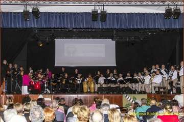 Concierto aniversario de la parranda Medio Jigo P'al Kilo (Foto Ildefonso Rodríguez)